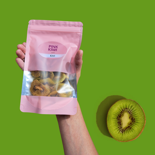 pink-kiwi-dried-green-kiwi-fruit-snack-handheld-packaging